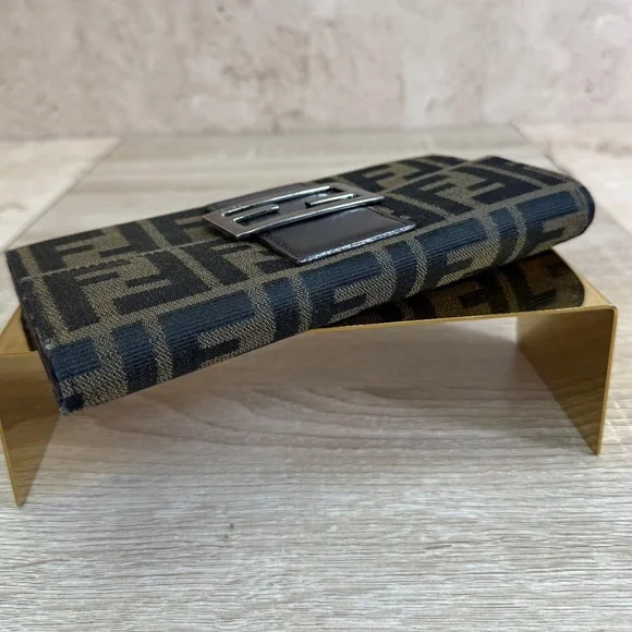 Vintage Authentic - Fendi Brown Zucca Pattern -
Canvas Long Wallet - Picture 6 of 10